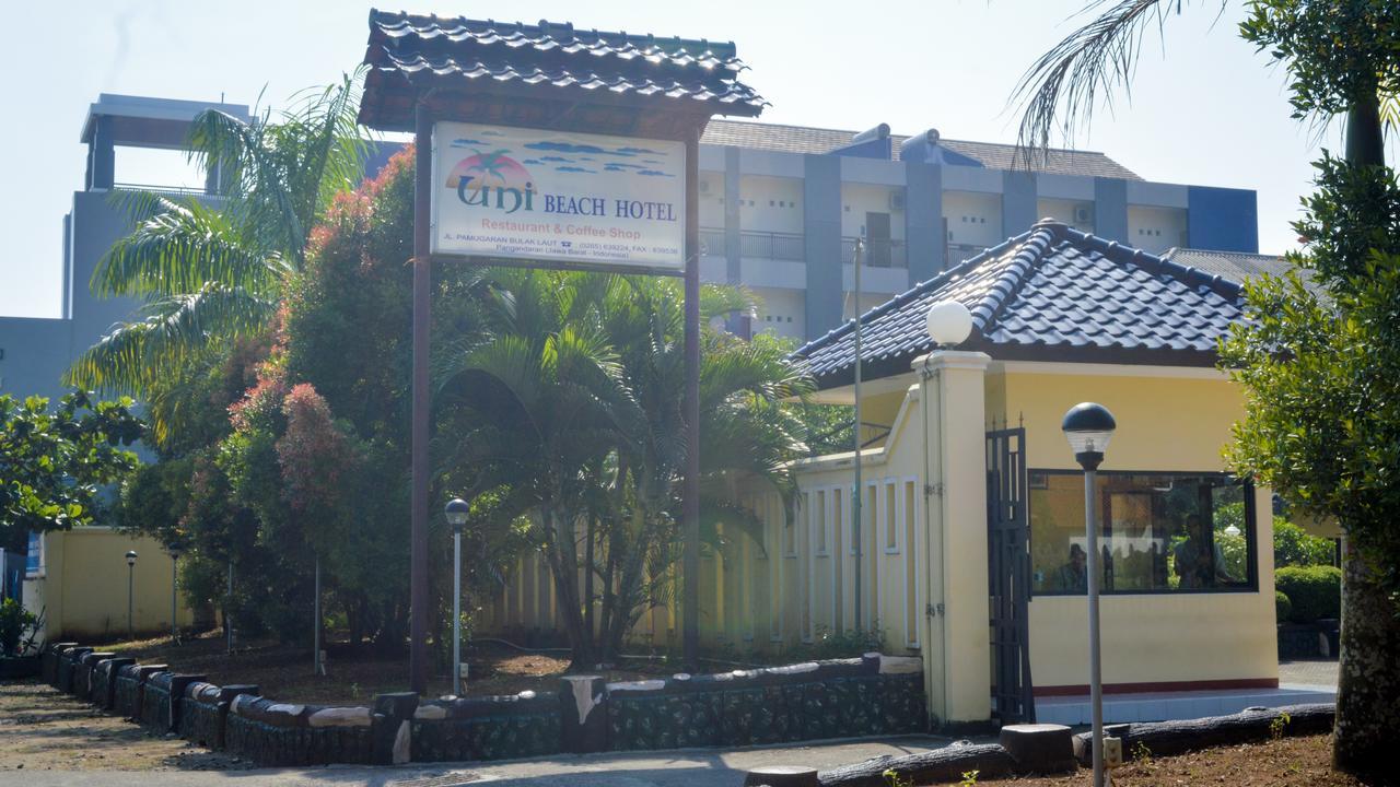 Uni Beach Hotel Pangandaran Extérieur photo