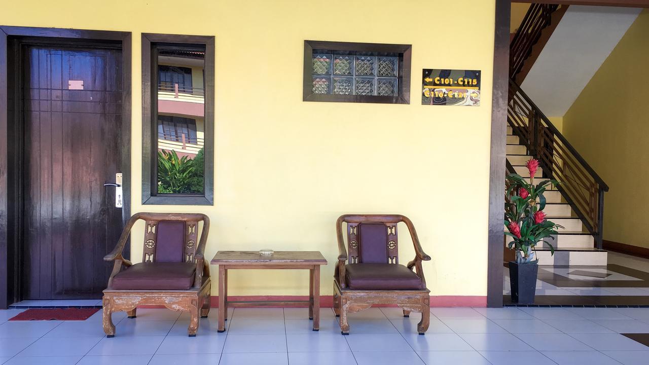 Uni Beach Hotel Pangandaran Extérieur photo